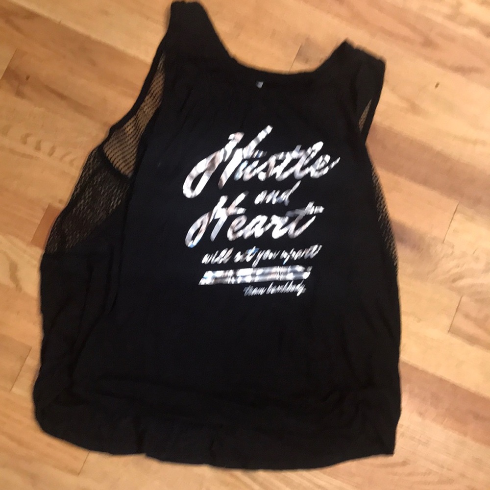 Never wore heart hustle top